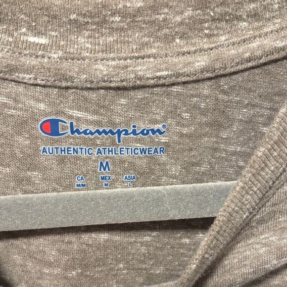 University of Michigan Wolverines Men's T-Shirt size medium - Picture 2 of 2